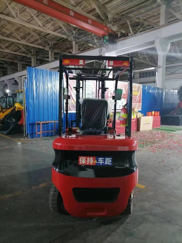 Τεχνουργήματα ντίζελ και ηλεκτρικά φορτηγά φορτηγά